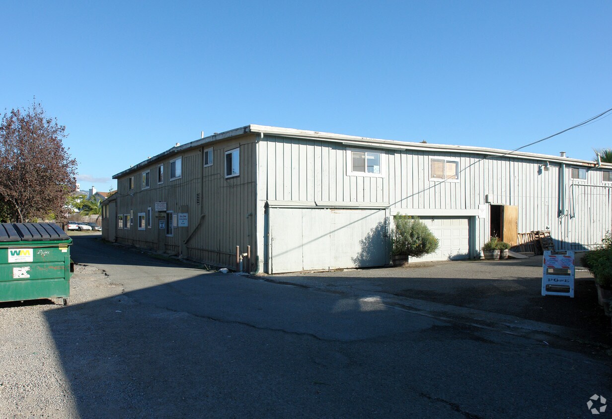 7874 - 7890 Old Redwood Highway - 7874-7890 Old Redwood Hwy
