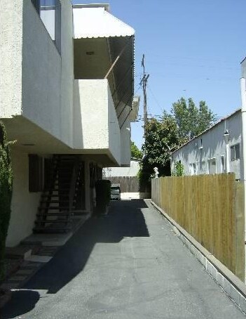 Building Photo - 3622 Dunn Dr