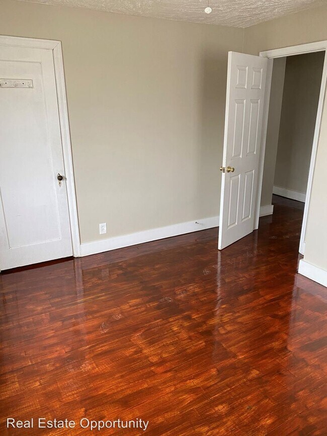 Building Photo - 1177 Lilley Ave