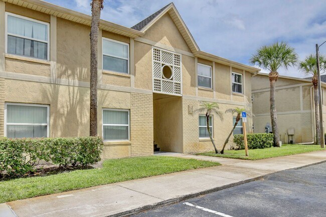 Building Photo - Spacious 2/2 Condo in Hawthorne Village - Orlando! Available Now!