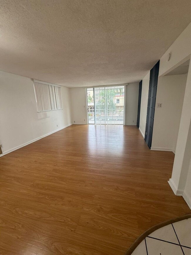 Building Photo - 404 NW 68th Ave