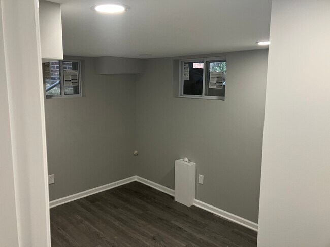 Foto del edificio - 33 Quincy Pl NW