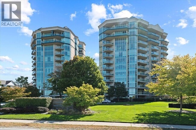 Building Photo - 5055 Riverside Dr E