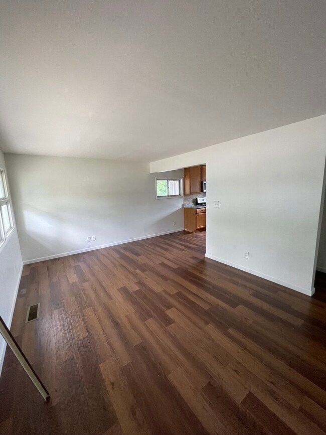 Foto del edificio - 4139 Virginia Cir E