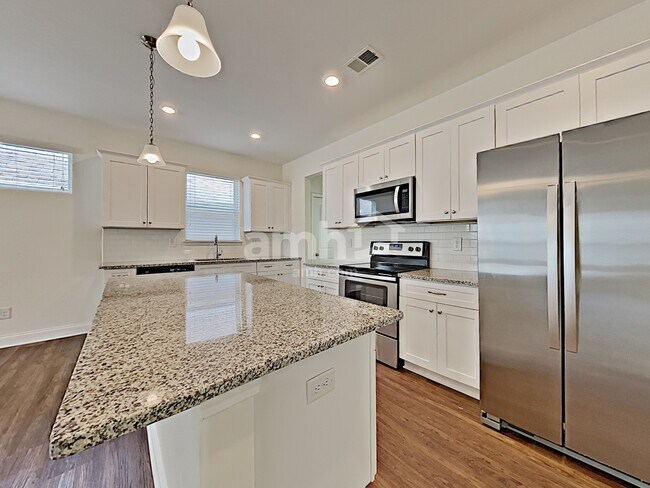 Building Photo - 104 Cobblestone Dr