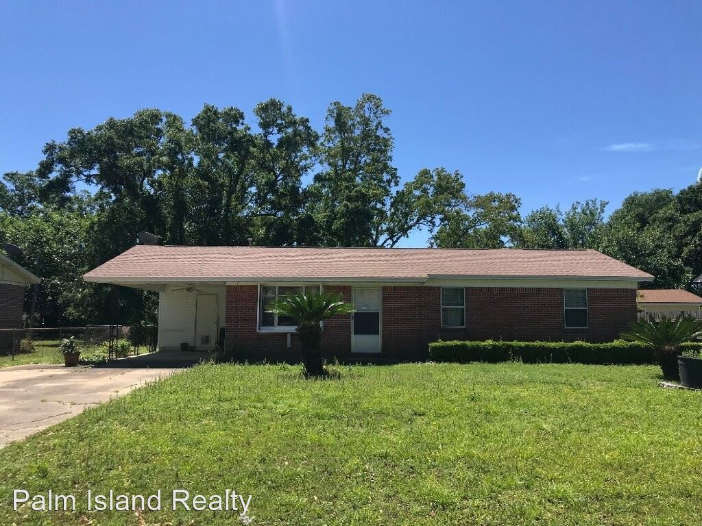 Primary Photo - 4 br, 2 bath House - 3413 W Maxwell St