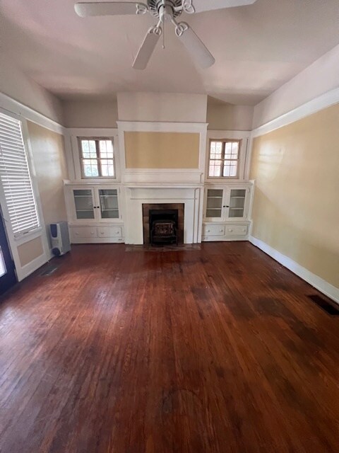 Building Photo - 1574 Dauphin St