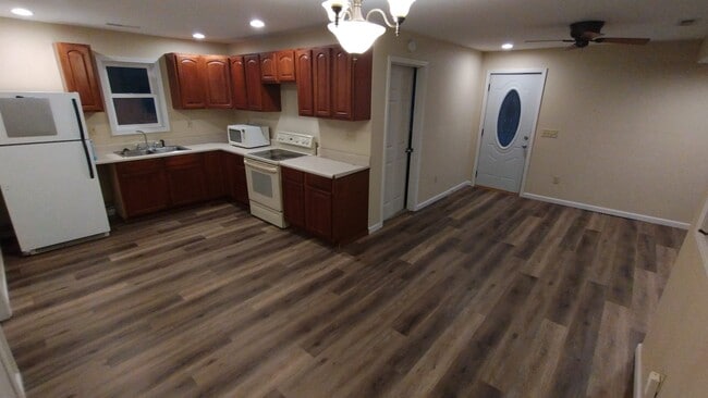 Building Photo - 12516 N 1035th St