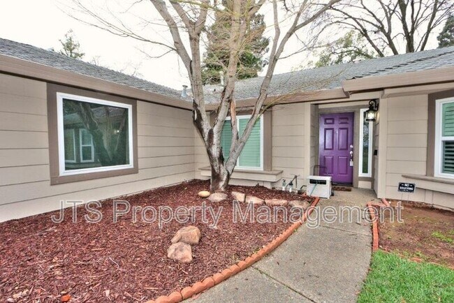 Foto del edificio - 5248 Phoenix Ridge Pl