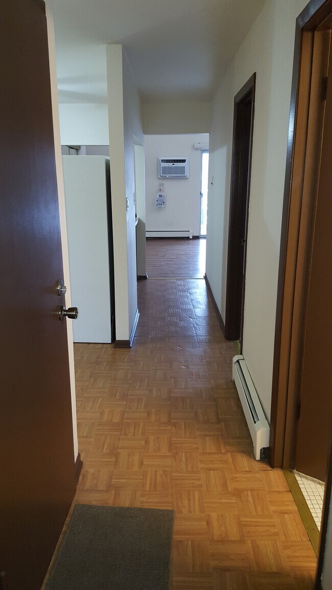 Building Photo - 490 Pleasant Run Dr