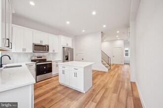 Building Photo - 1255 Leopard St