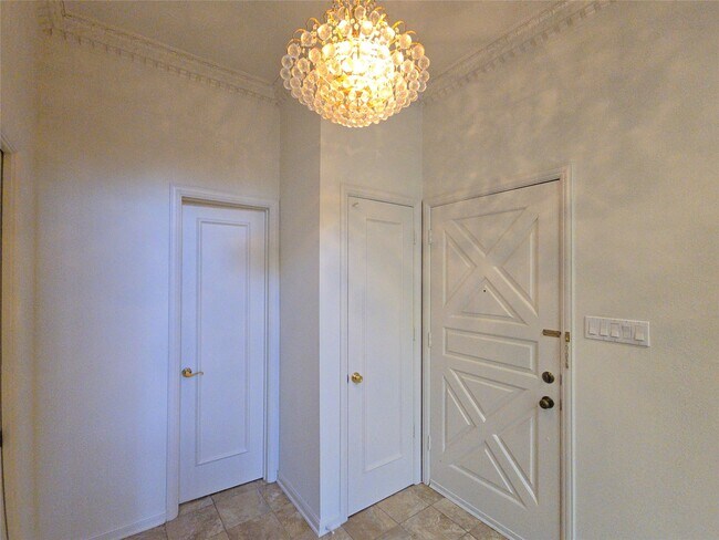 Foto del edificio - 9731 Briar Forest Dr