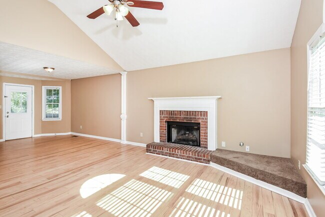 Building Photo - 365 Austin Dr