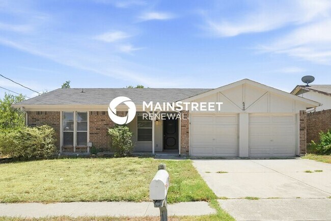 Foto del edificio - 3 Bedroom Pet-Friendly Home in Watauga, TX with Main Street Renewal