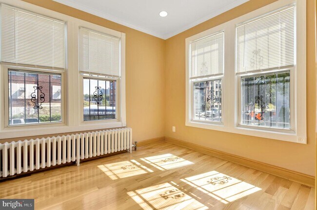 Foto del edificio - 1700 3rd St NE