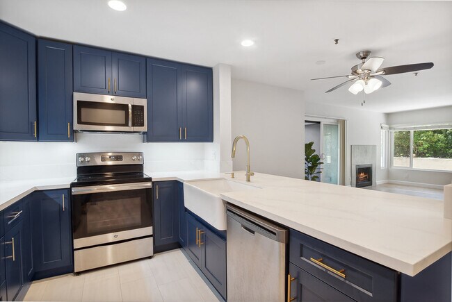 Foto del edificio - 5605 Friars Rd