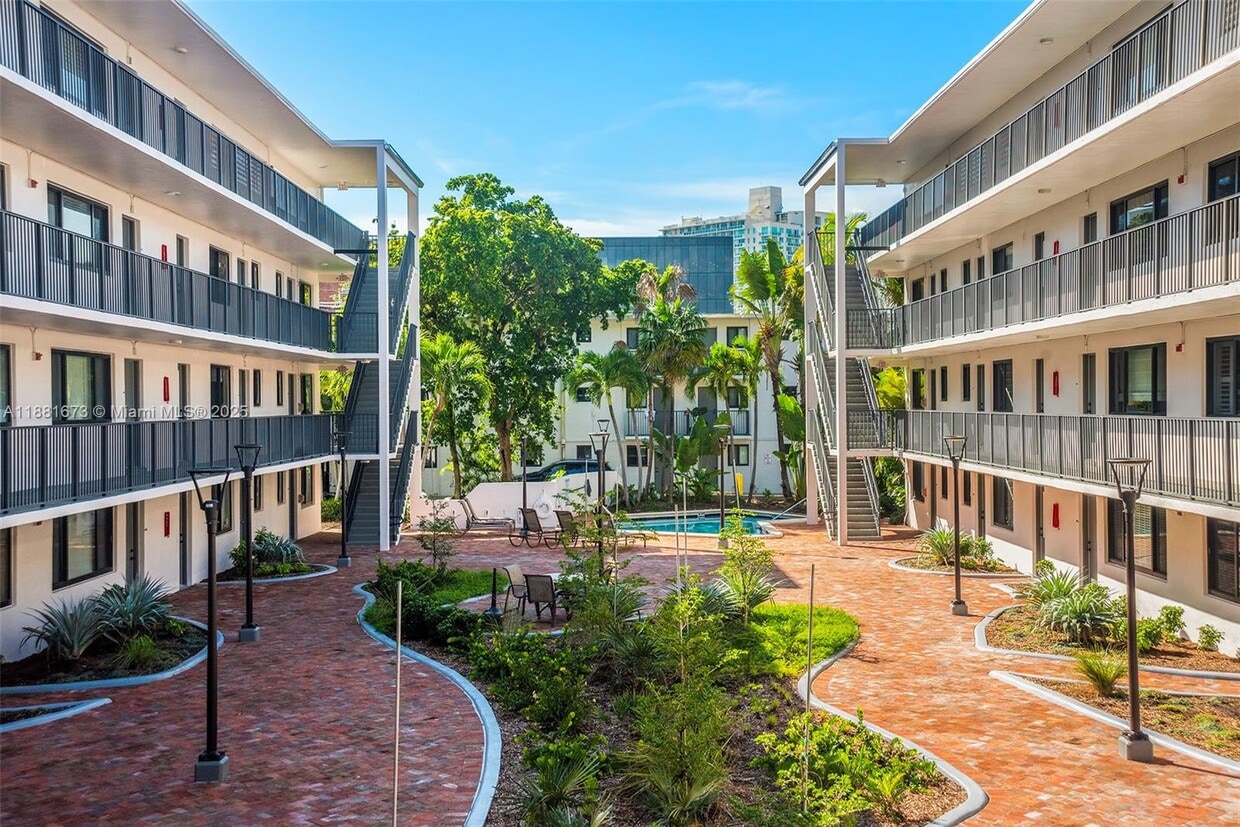 Primary Photo - 2924 Day Ave