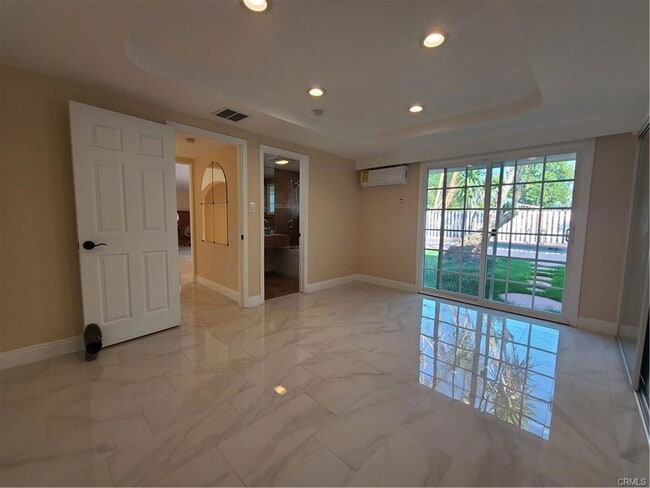 Foto del edificio - 6744 Cozycroft Ave