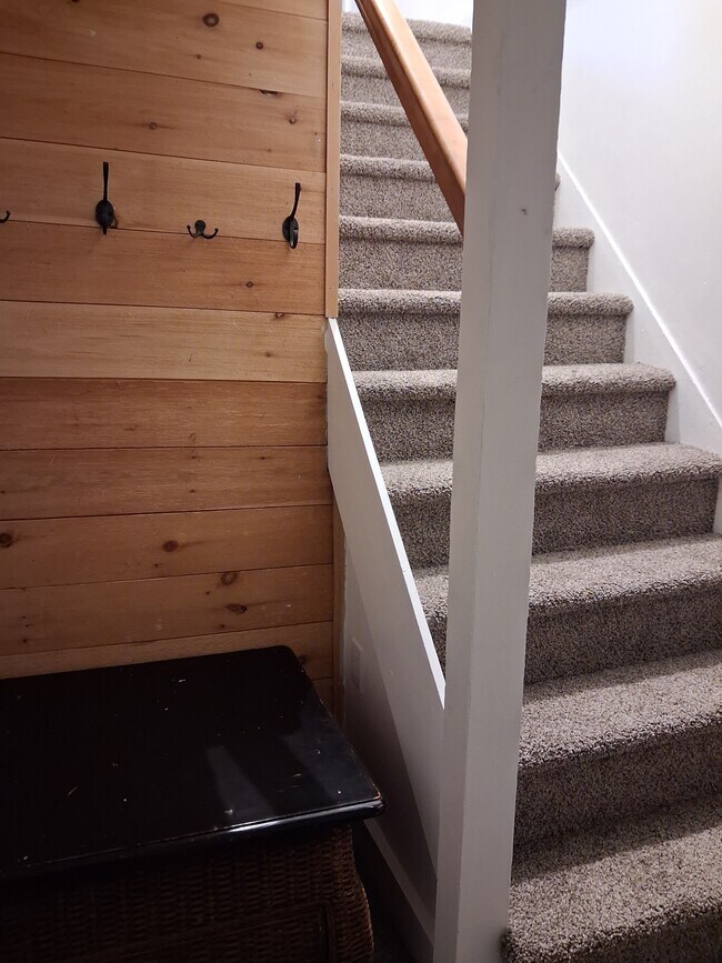 Building Photo - 1761 NH Route 16