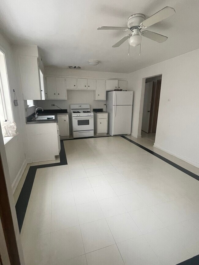 Foto del edificio - 7228 S Phillips Ave