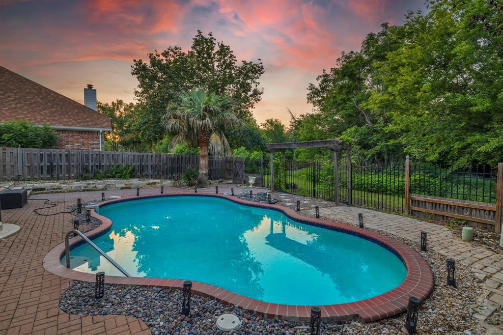 Foto principal - 6806 Thistle Hill Way