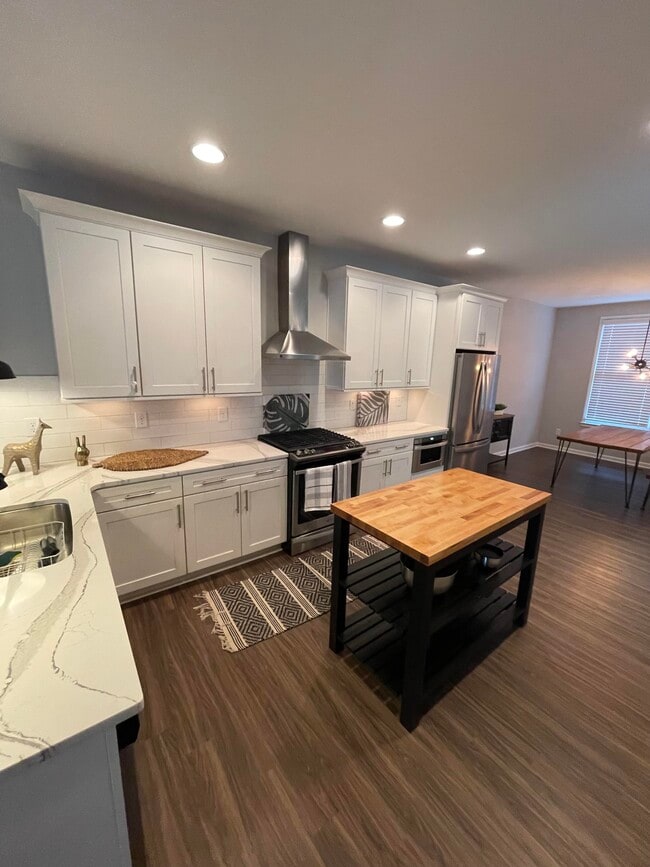 Kitchen - 759 Winton Way