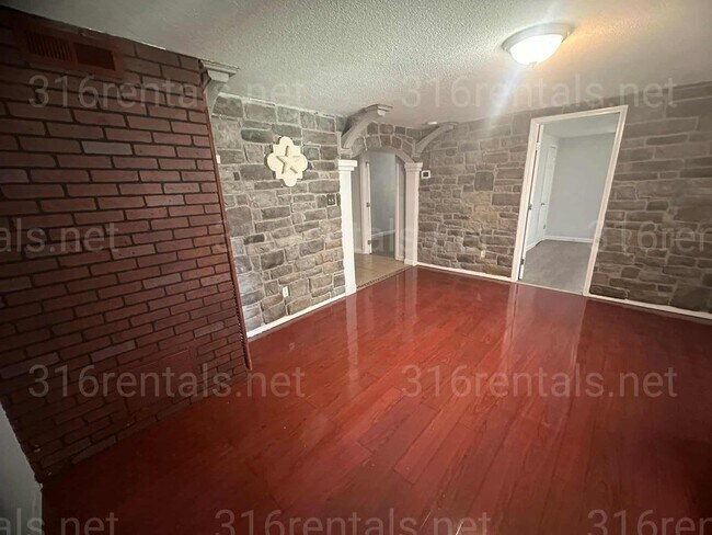 Foto del edificio - 3352 N Park Pl