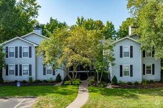 Building Photo - The Retreat at Stillmeadow