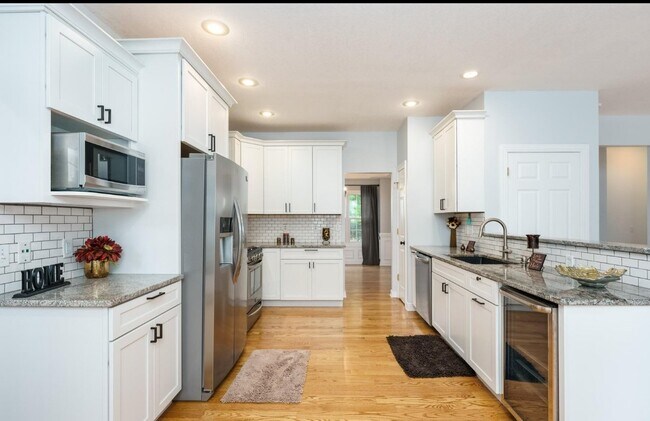 Foto del edificio - 5218 Stapleton Dr