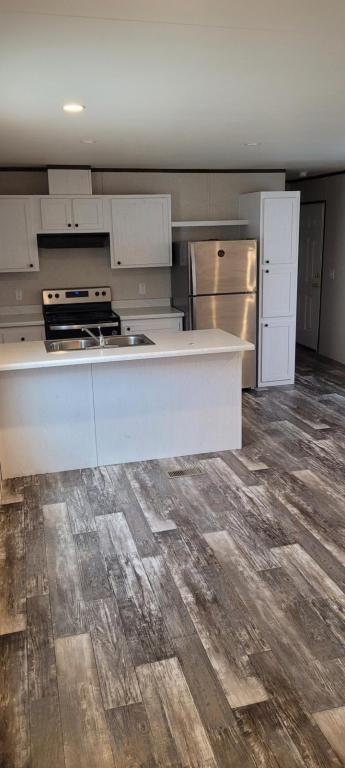 Foto del edificio - 325 W Market St