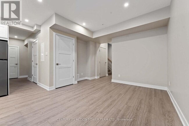 Building Photo - 280 Lévis Ave