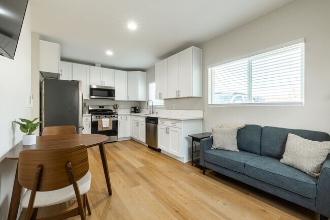 Foto del edificio - 8781 Blue Boy Ln