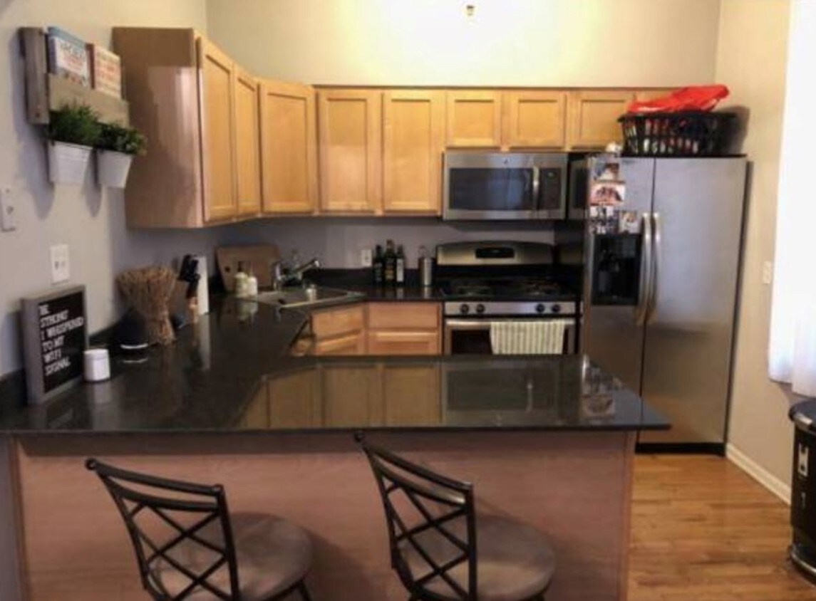 Kitchen - 1411 N Wells St