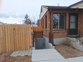 Building Photo - 3943-2075 2075 W St