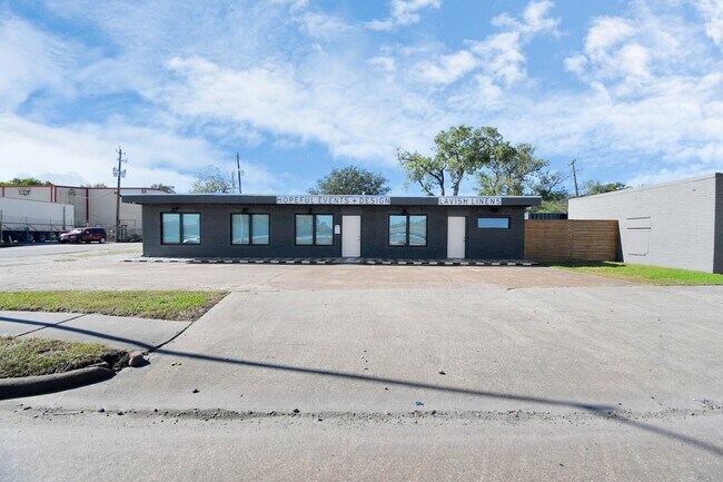 Foto del edificio - 11605 W Hardy Rd