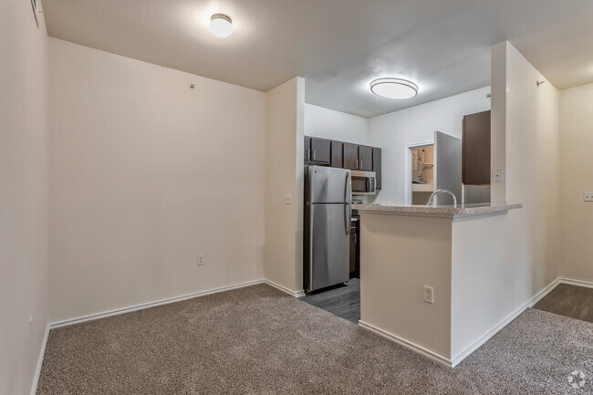 1BR, 1BA - 751 SF A2R - Dining Area - The Forum at Grand Prairie