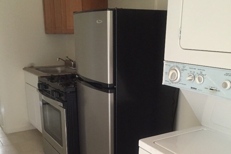 Newly renovated kitchen - 909 19th St NE