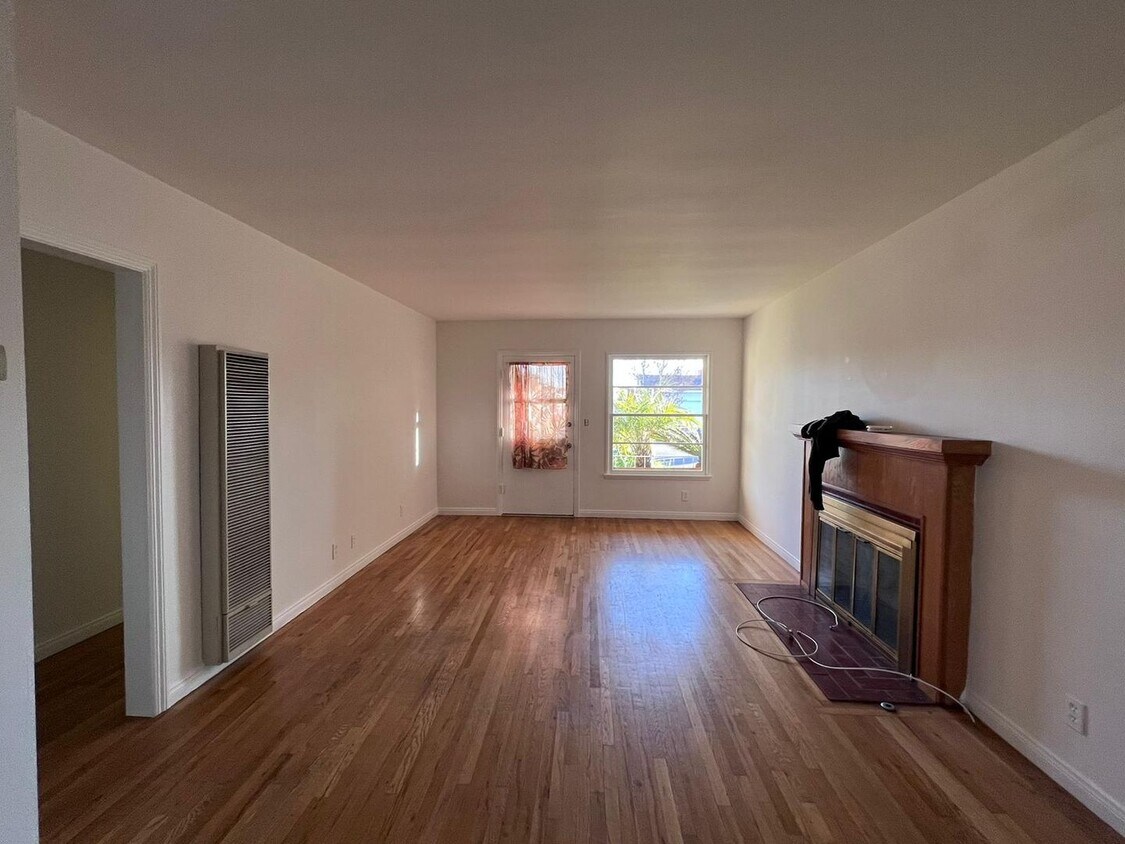 Primary Photo - Showing Times: to schedule a viewing, plea...