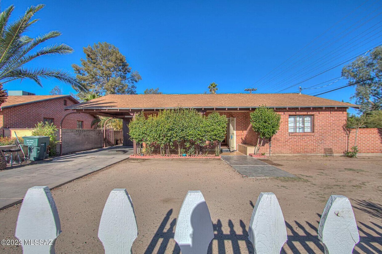 Foto principal - 1331 N Venice Ave