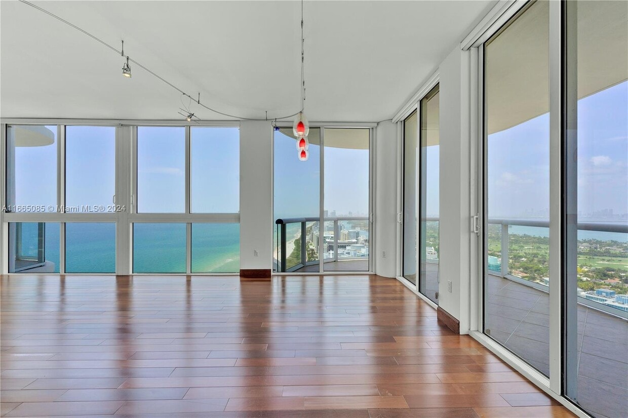Primary Photo - 6365 Collins Ave