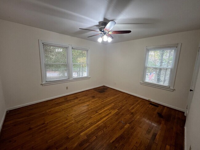 Building Photo - 2108 Harlee St