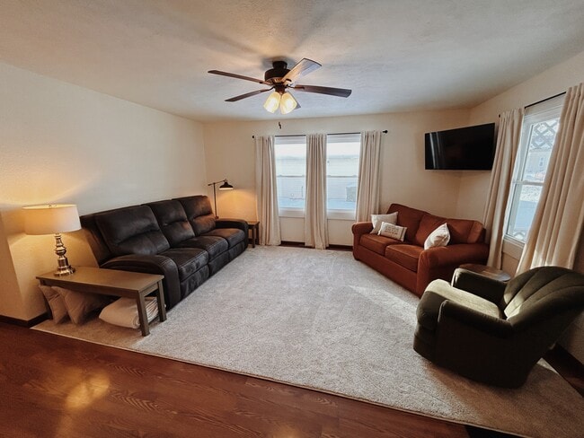 Foto del edificio - 614 Mercer Ave