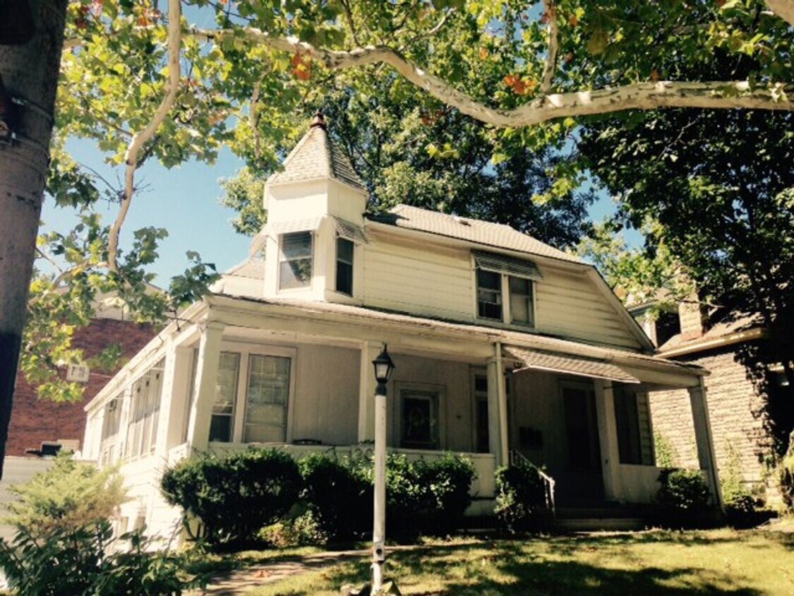 Foto principal - 2081 Summit St