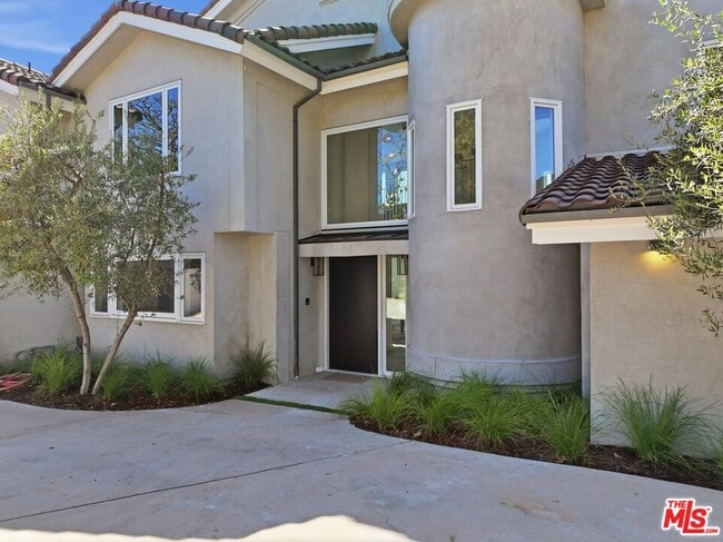 Building Photo - 1027 Ravoli Dr