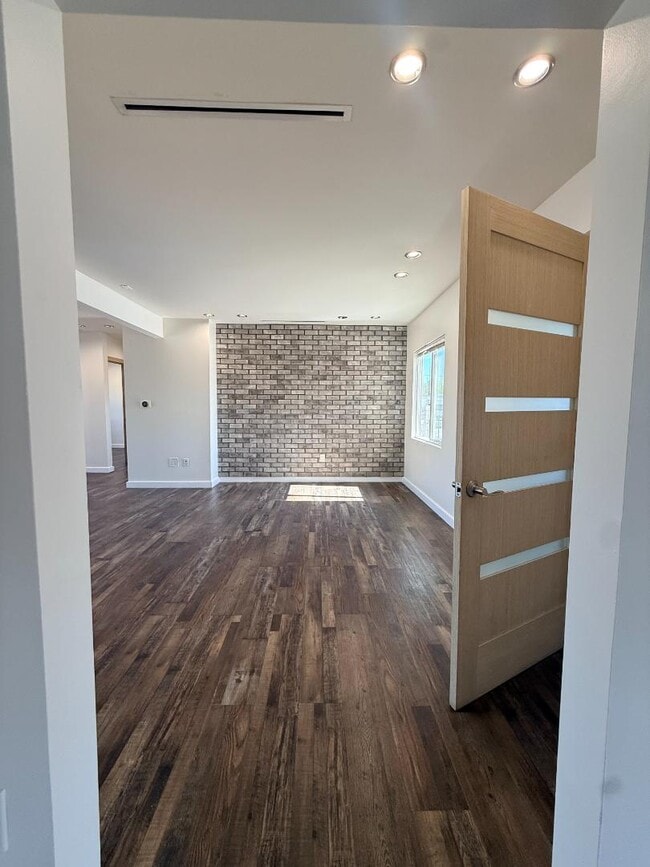 Building Photo - 13851 Santa Ana Ave