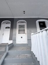 Building Photo - 10 Jarvis Pl