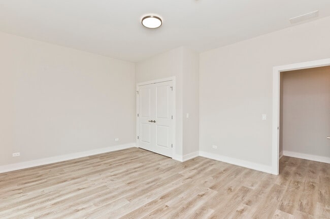 Building Photo - 2725 N Ashland Ave