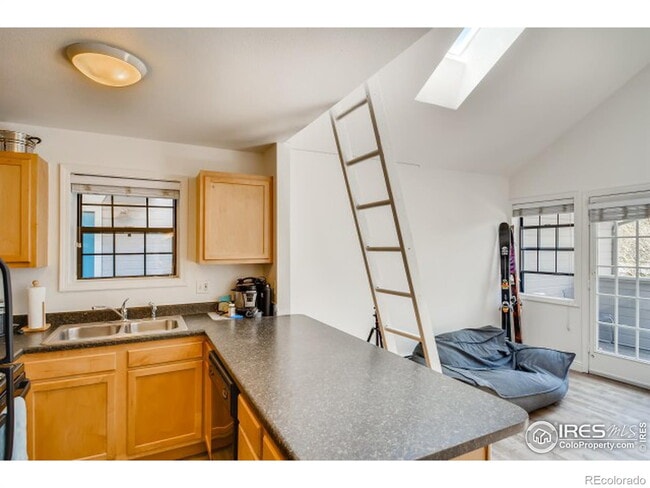 Photo - "Chic Urban Retreat: Cozy 1-Bed Condo in t...