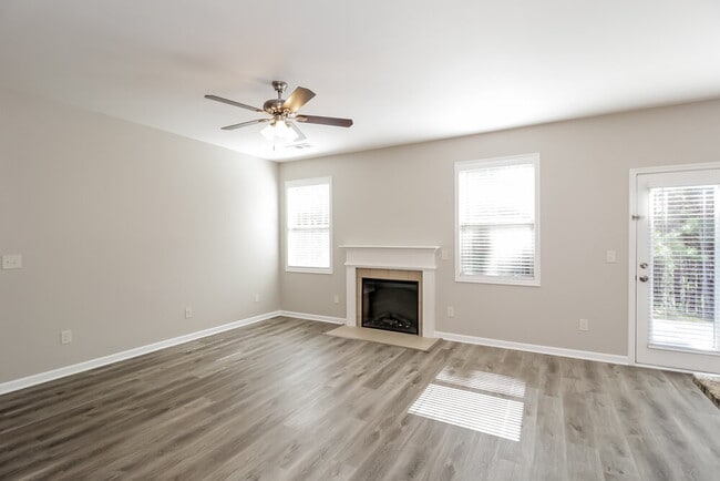 Foto del edificio - 538 Jadetree Ln