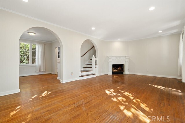 Foto del edificio - 221 E Grand View Ave